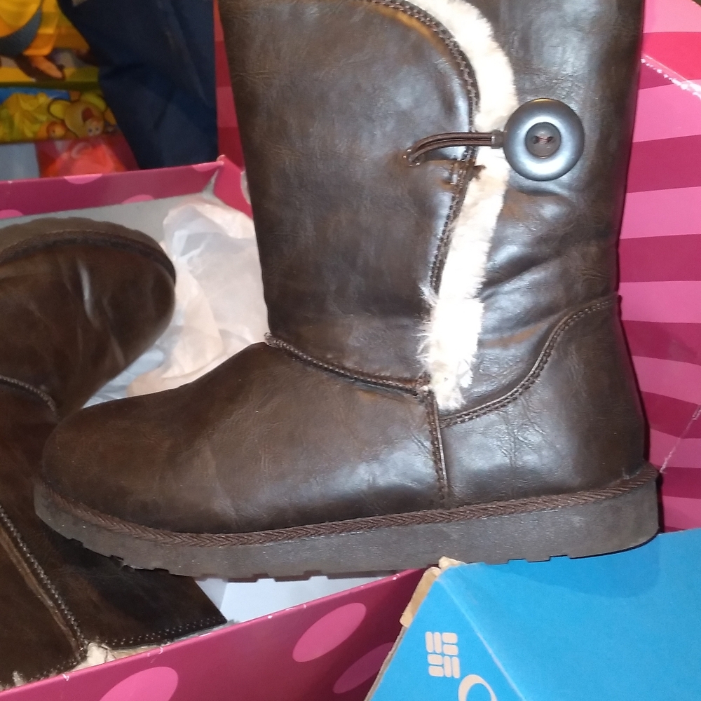 SO Brown Ankle Boots with Cream Trim